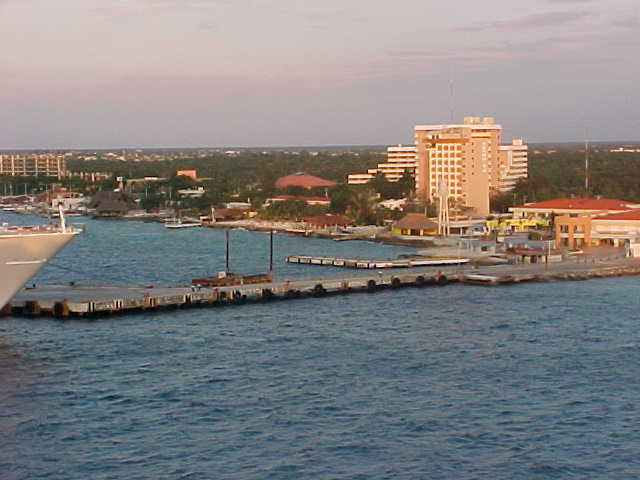 MVC-526S.JPG, 34383 bytes, 12/29/00
